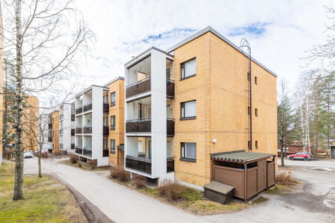 Haapatie 25, Vantaa (Koivukylä)
