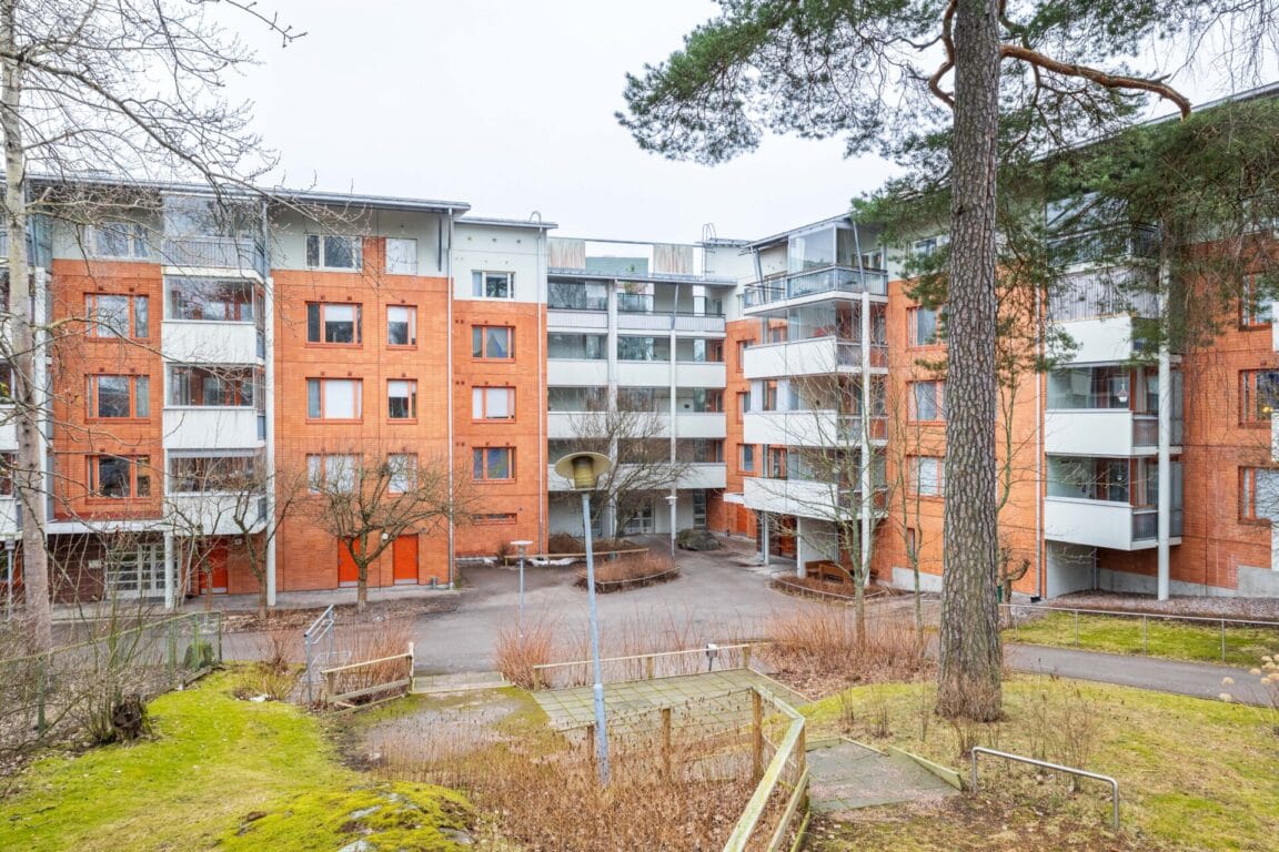 Rusthollarinkuja 7, Helsinki (Puotila, Vartiokylä)
