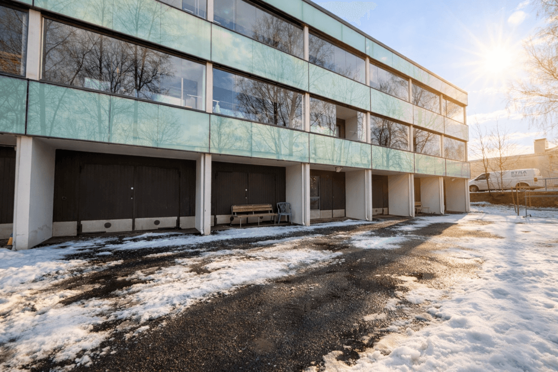 Helsingintie 36. autotalli, Karkkila