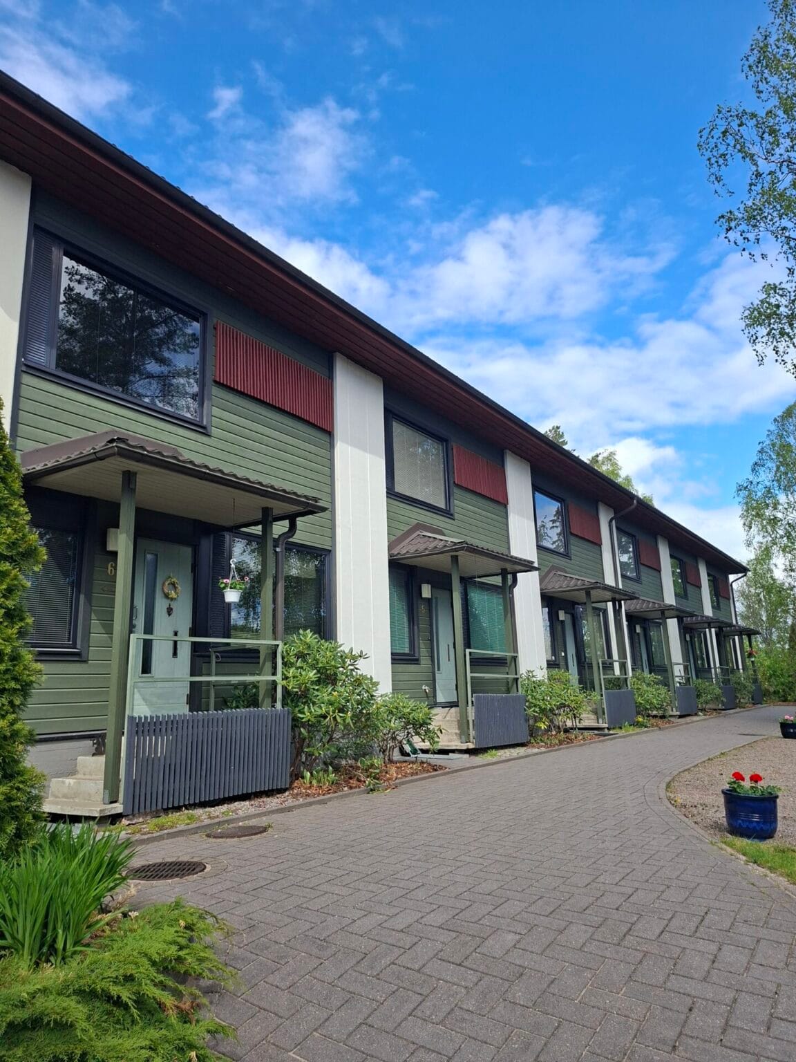 Simonkallionkuja 1, Vantaa (Simonkallio, Simonkylä)