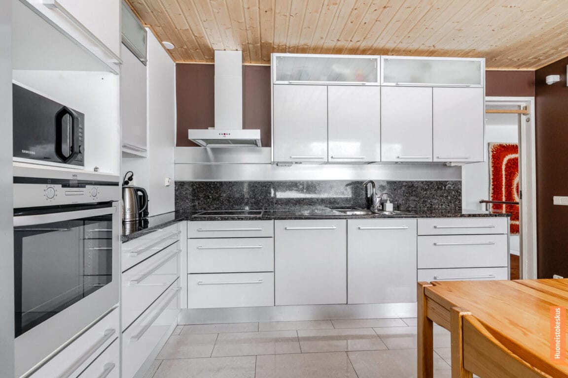 Ahdintie 21, Piispanristi (Piispanristi)