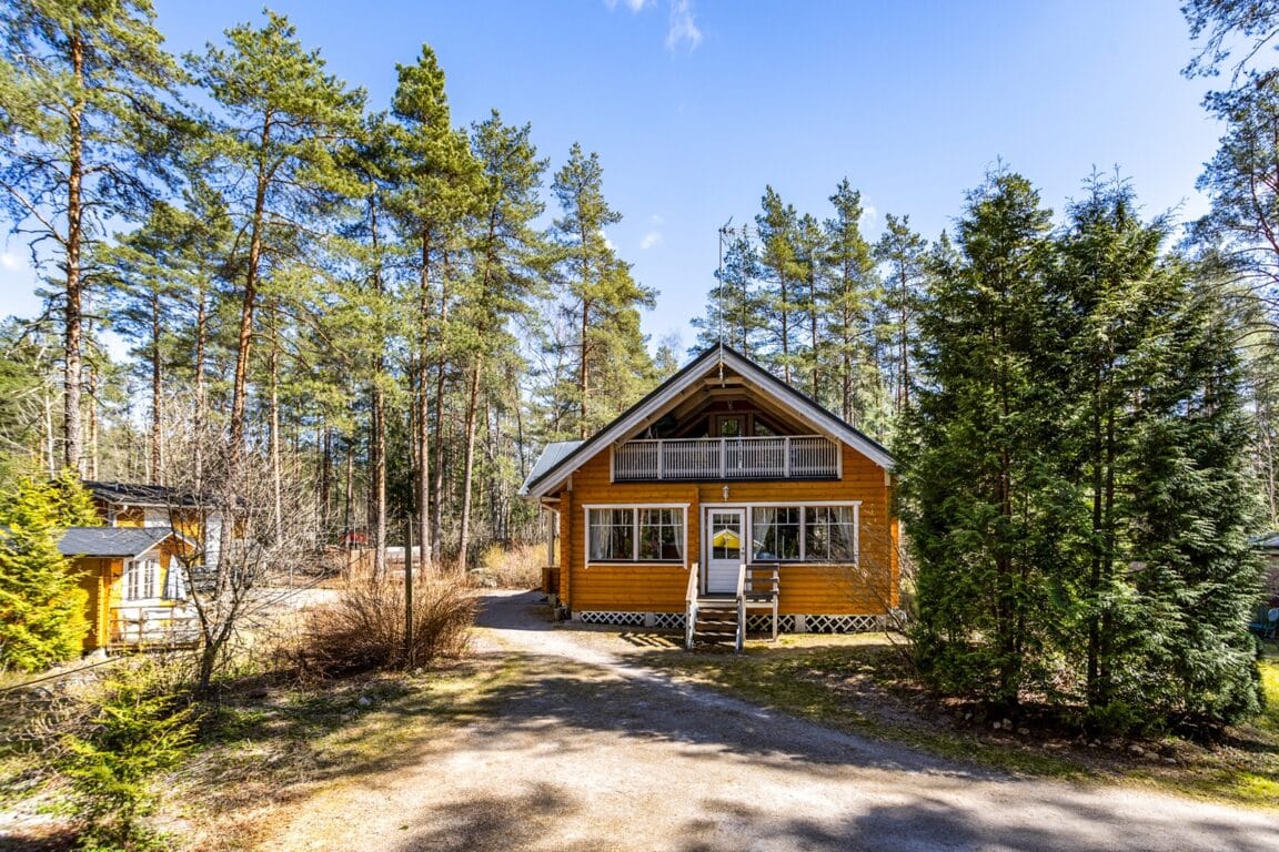 Suokalliontie 16, Espoo (Siikajärvi)