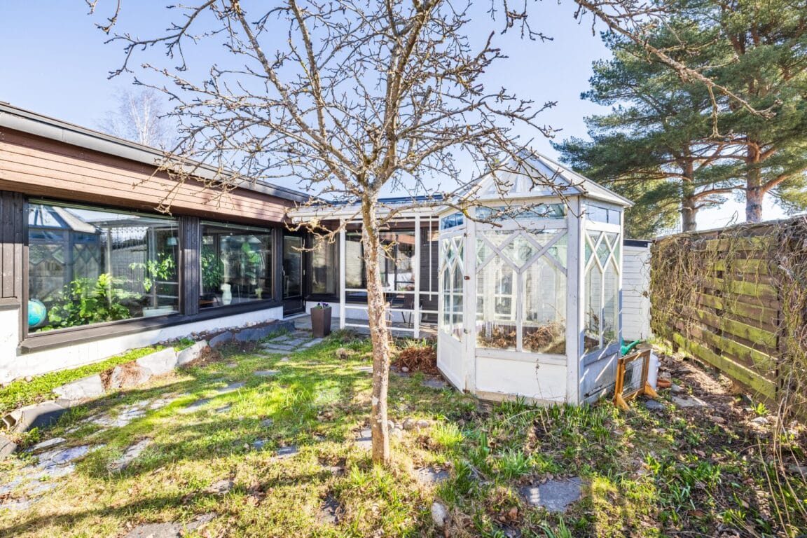 Korsitie 1, Helsinki (Tapaninkylä)