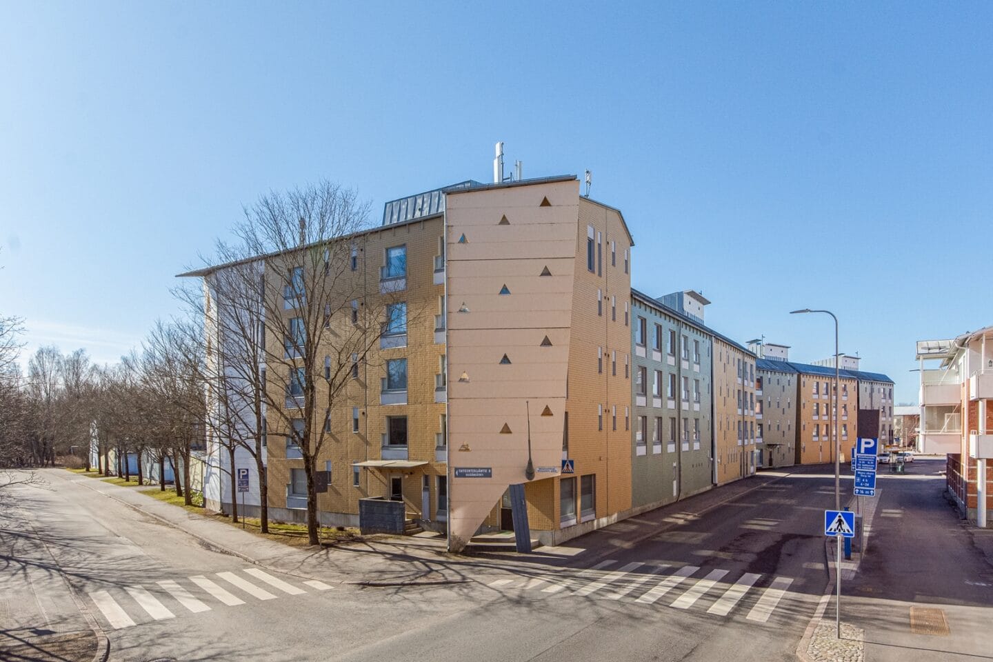 Taiteentekijäntie 8, Helsinki (Talinranta), Kuva 1