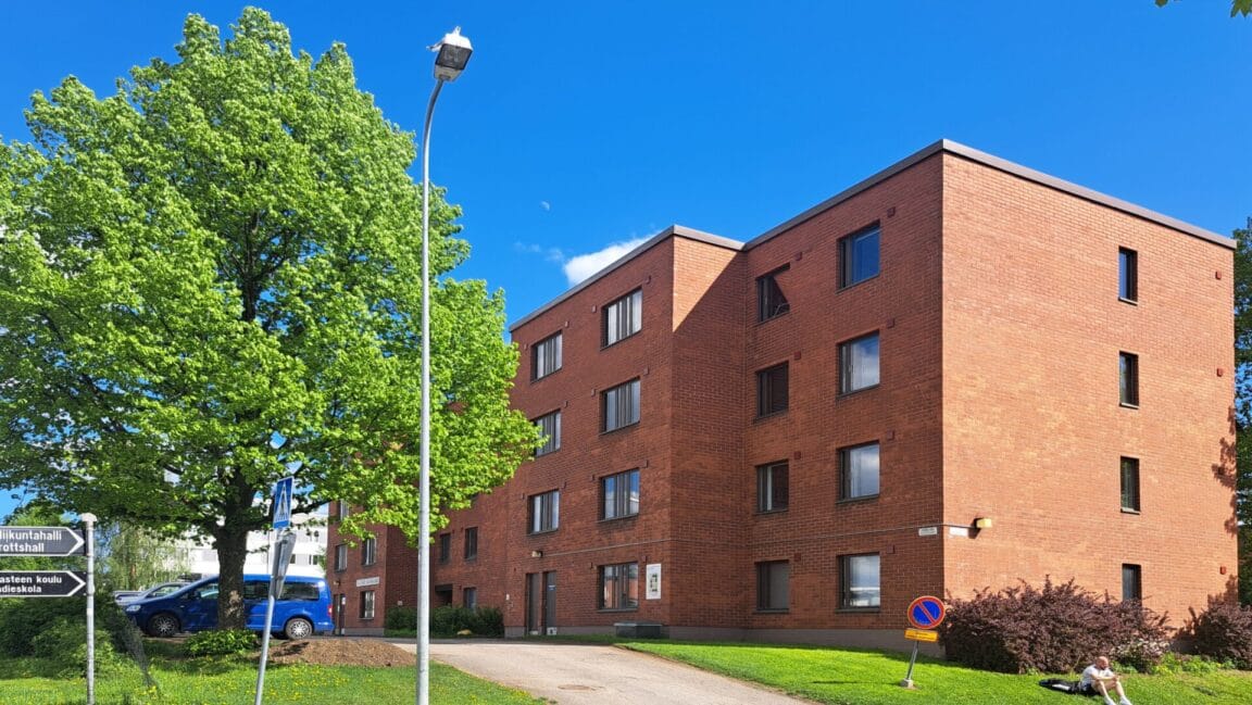 Metsäpurontie 9, Helsinki (Maunula)