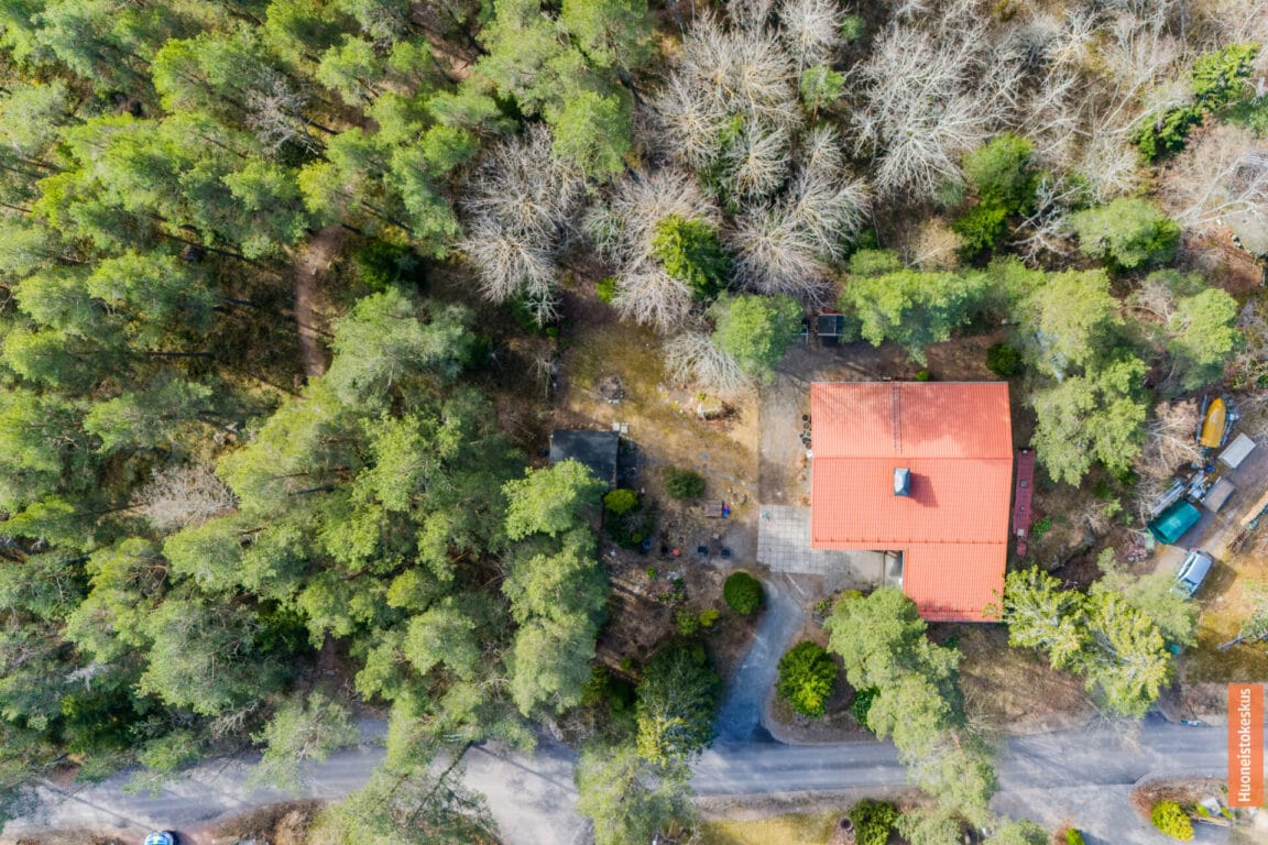 Syreenikatu 17, Raisio (Metsäaro)