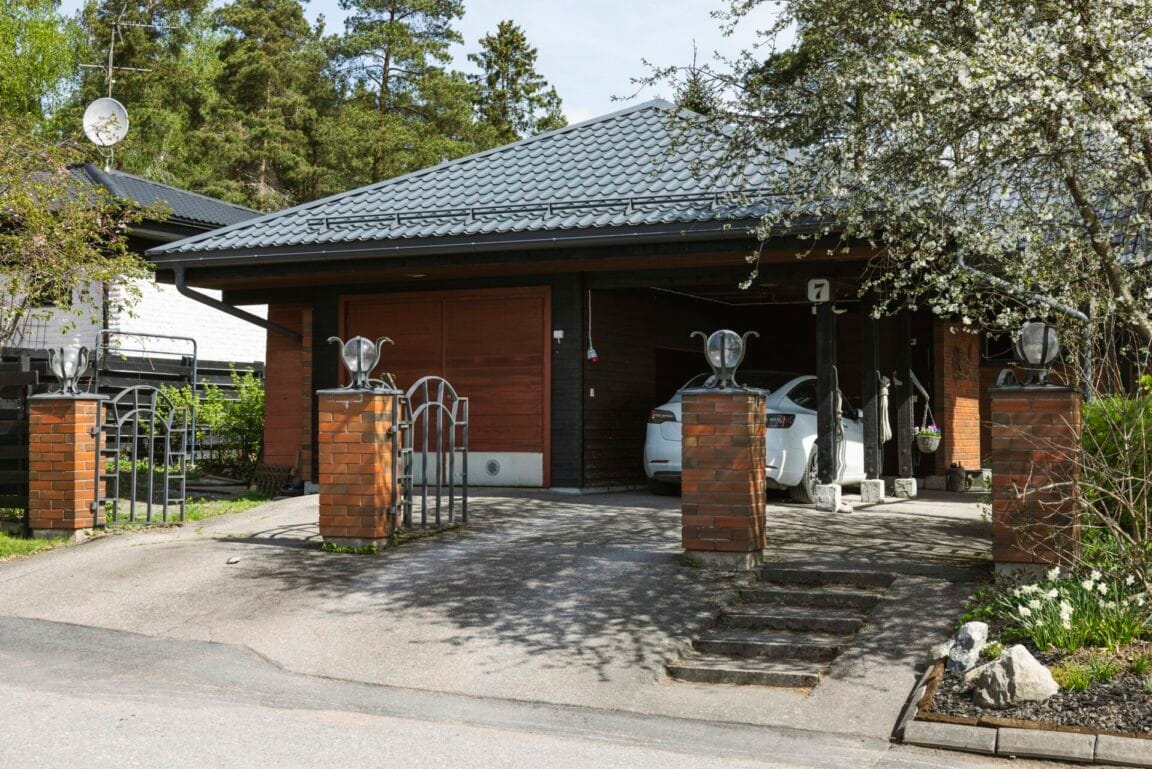 Metsävirnankatu 7, Naantali (Luikkio)