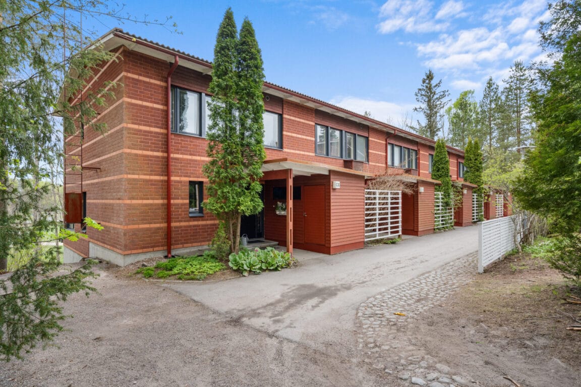 Lampikuja 7, Vantaa (Pähkinärinne, Hämeenkylä)