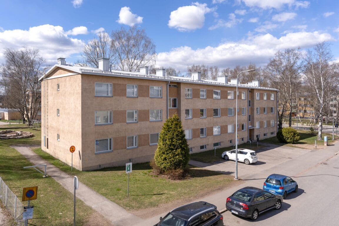 Klaavuntie 12, Helsinki (Puotila, Vartiokylä)