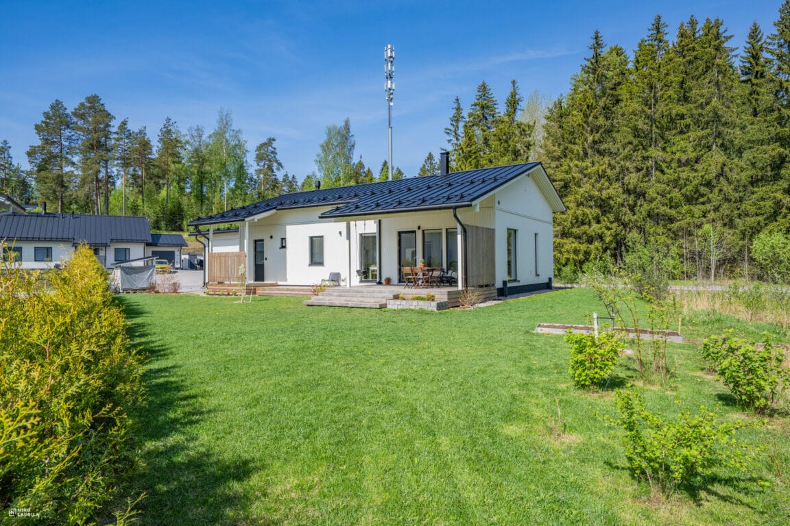 Raivaajantie 8a, Porvoo (Vallikivi)