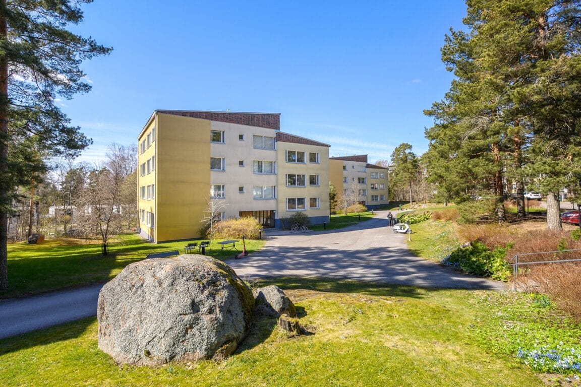 Naavakalliontie 2, Espoo (Tapiola)