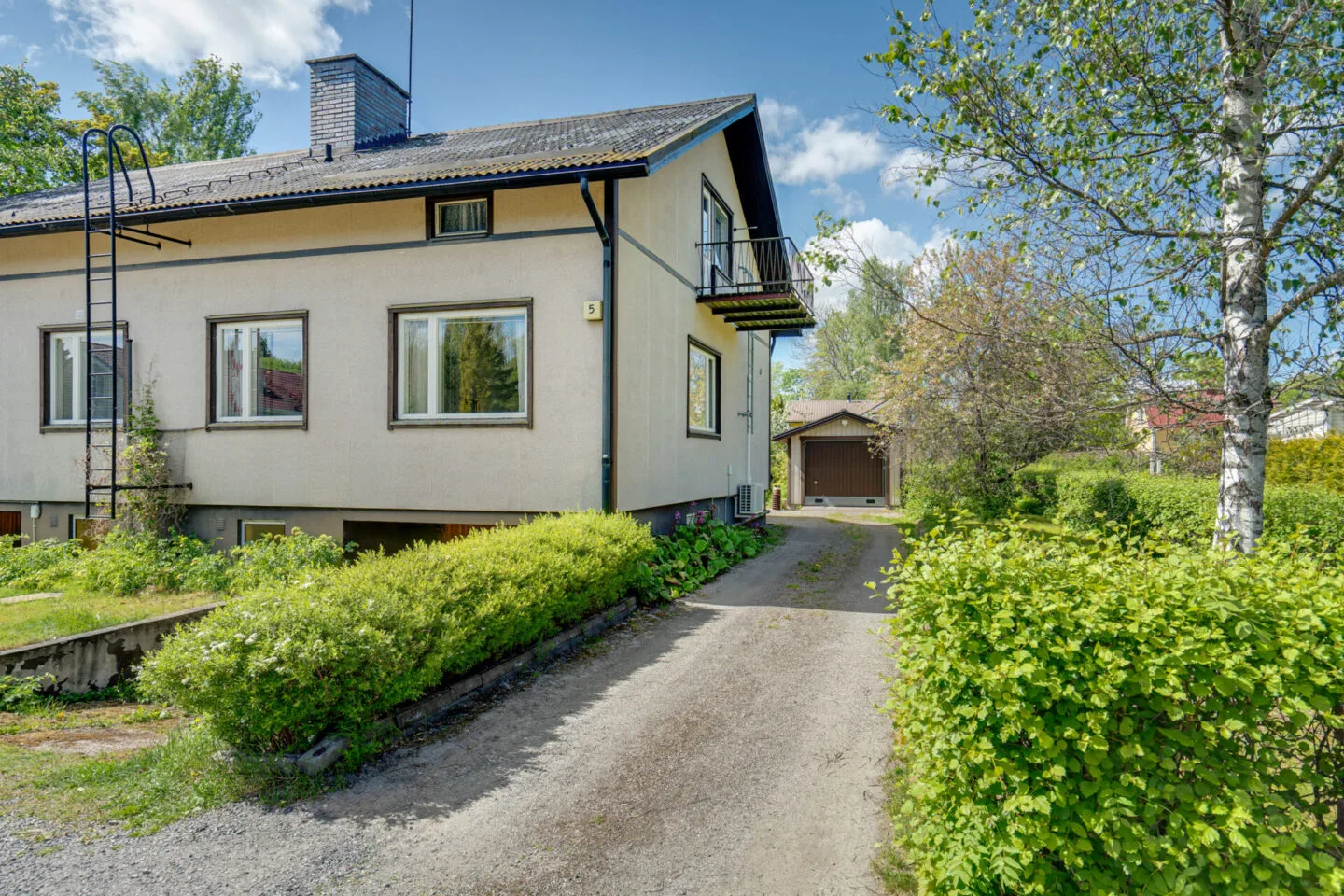 Paritalo, 3h+k+wc+kph/wc+ullakko+kellarissa pesuhuone+pukuhuone+ask.h+talli, 79 m², Vähäheikkilä