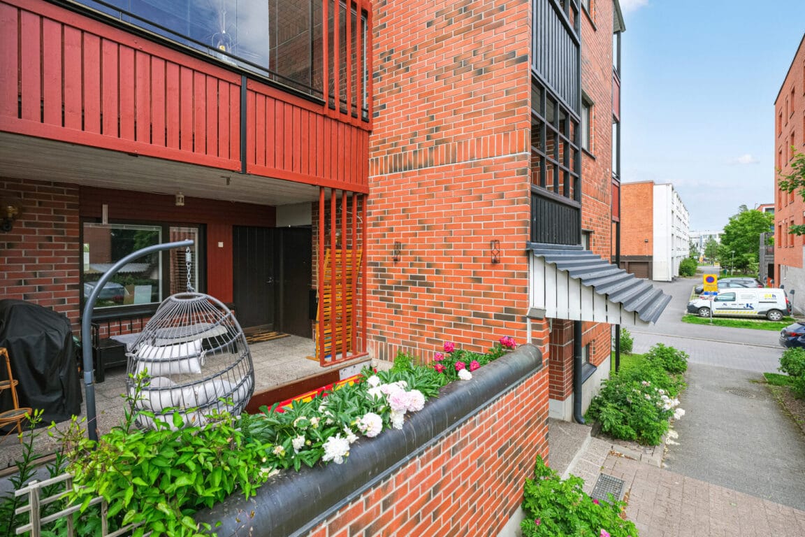 Keltamotie 24, Vantaa (Viertola)