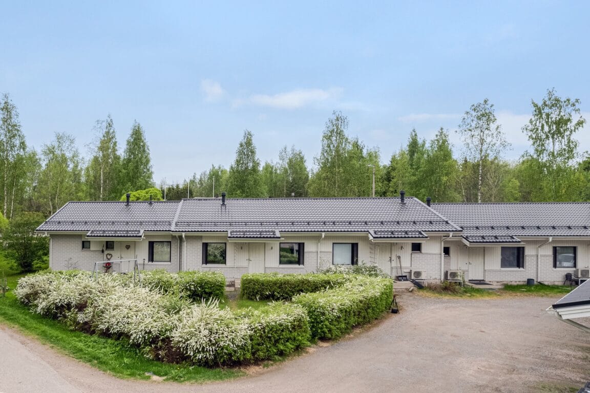 Kirkkotie 2, Ryttylä