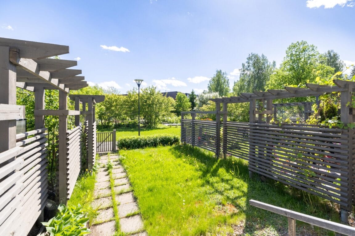 Kartanonkaari 28, Helsinki (Malminkartano)