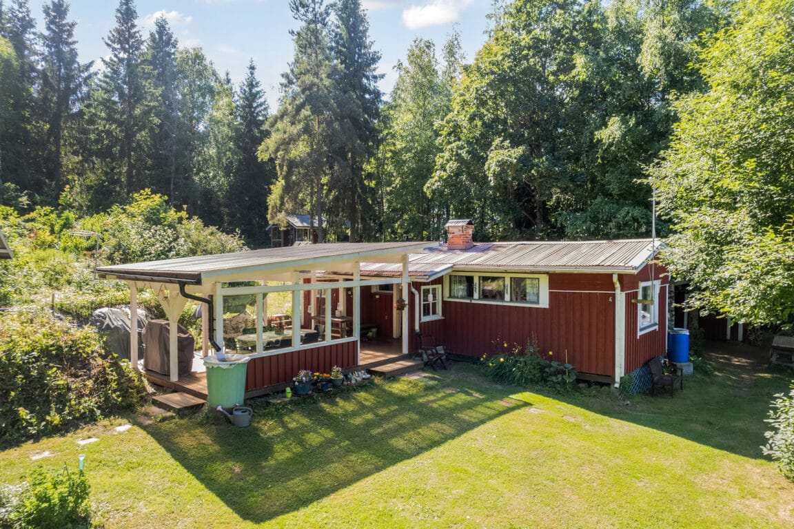 Laurilantie 335, Hämeenlinna