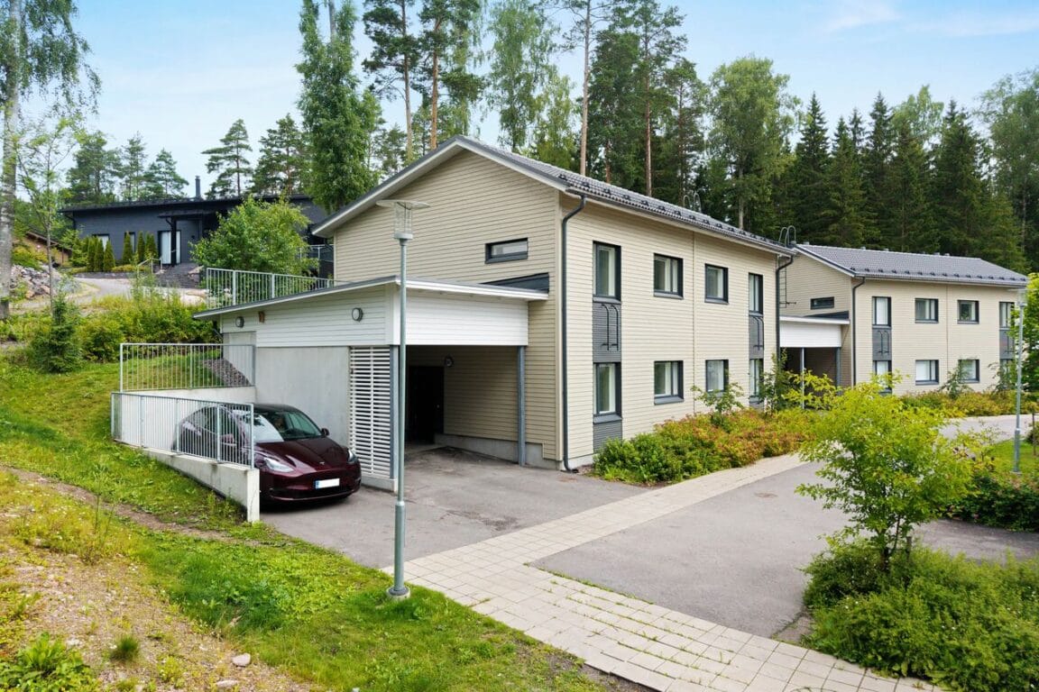 Harmaaniitynkuja 4, Espoo (Tillinmäki)