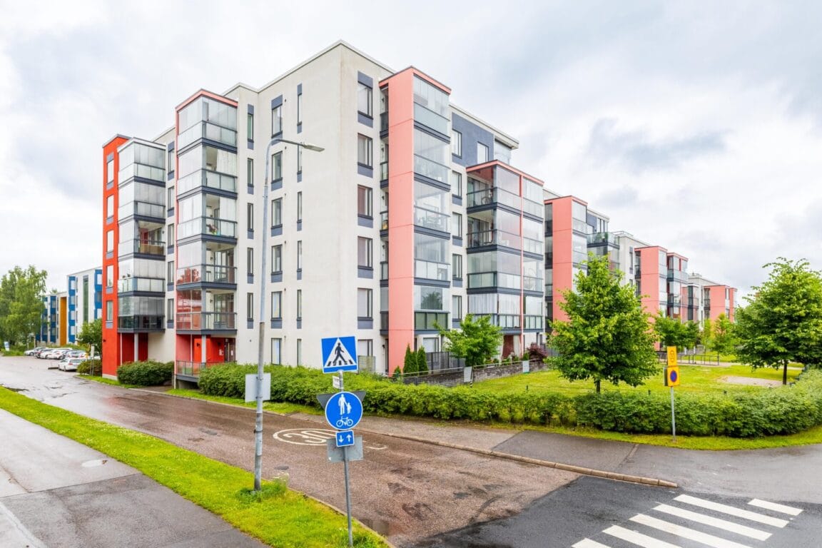 Leinikkitie 13, Vantaa (Simonmetsä, Simonkylä)