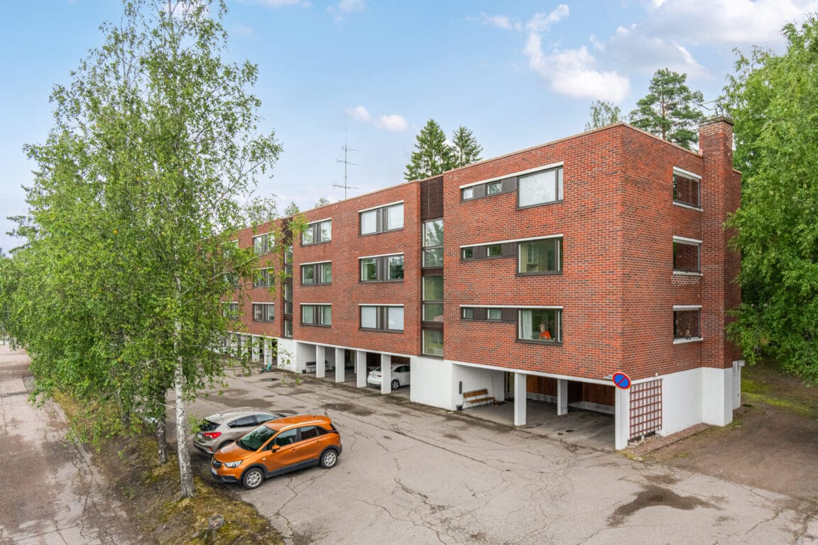 Viitakummuntie 15, Kouvola (Viitakumpu)