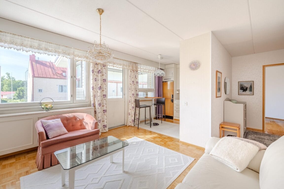 Muuttolinnuntie 14, Helsinki (Tapaninvainio)