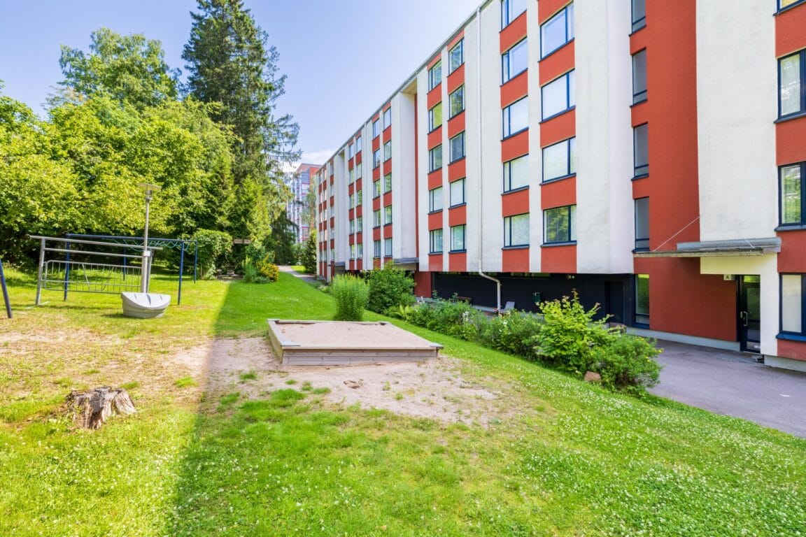 Lammaslammentie 10, Vantaa (Pähkinärinne)