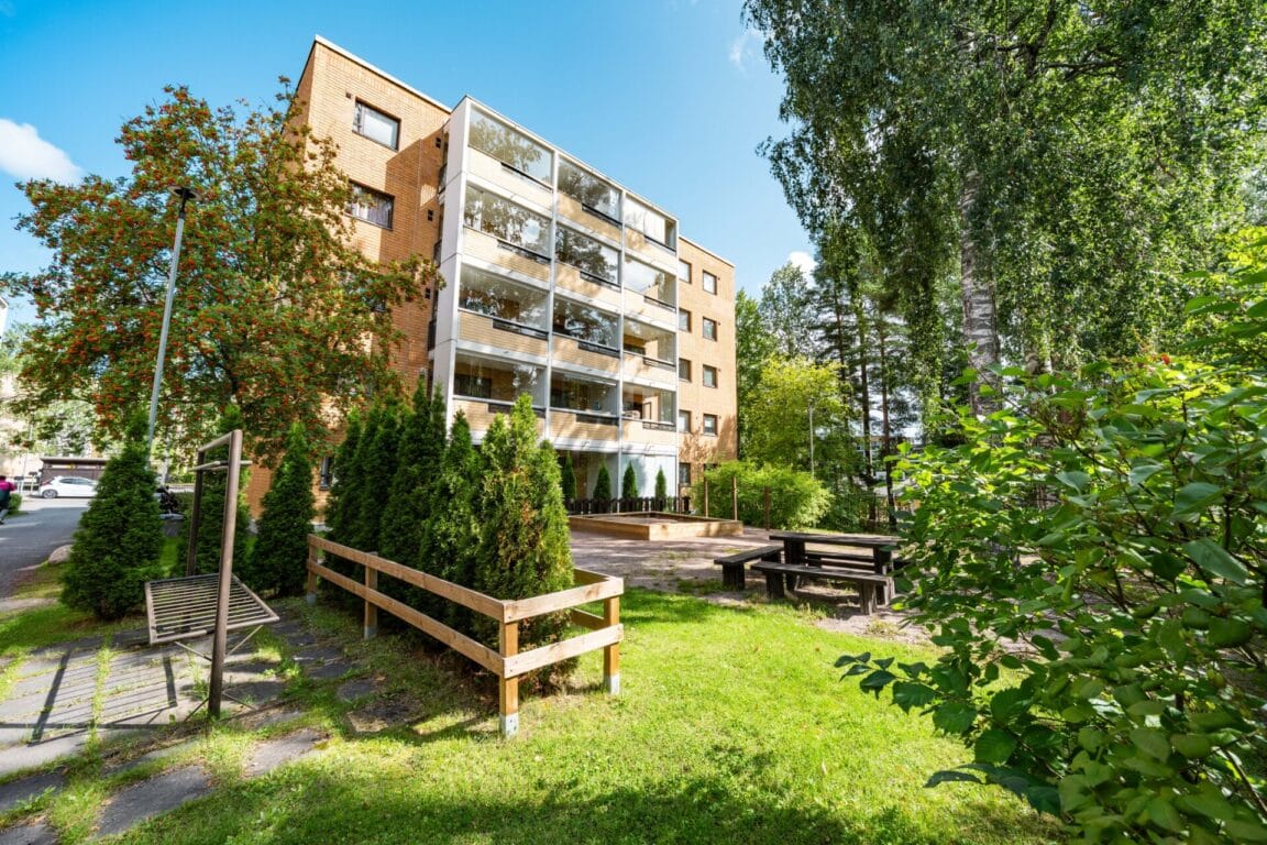 Haapatie 27, Vantaa (Koivukylä)