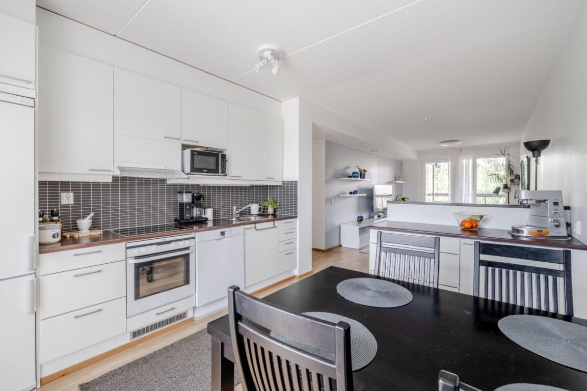 Kivivuorentie 10, Vantaa (Kivimäki, Martinlaakso)