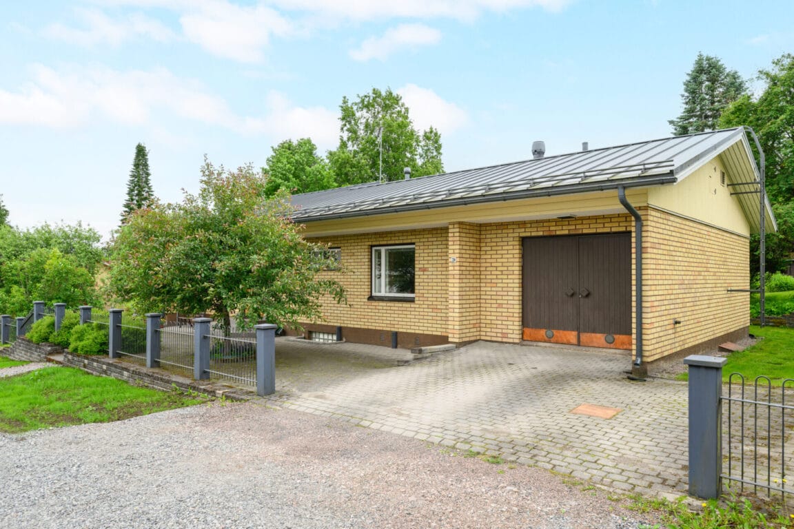 Huvilakatu 20, Karkkila (Massakoski)