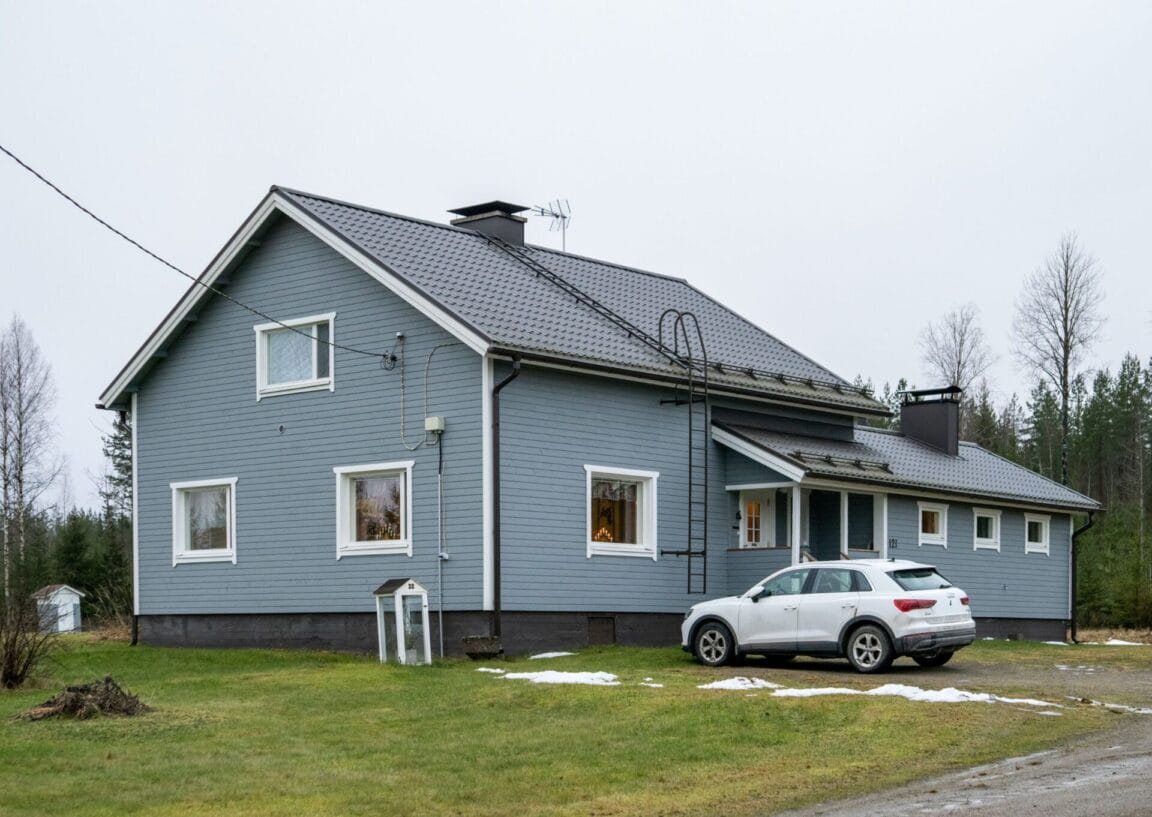 Saarelantie 121, Hytölä
