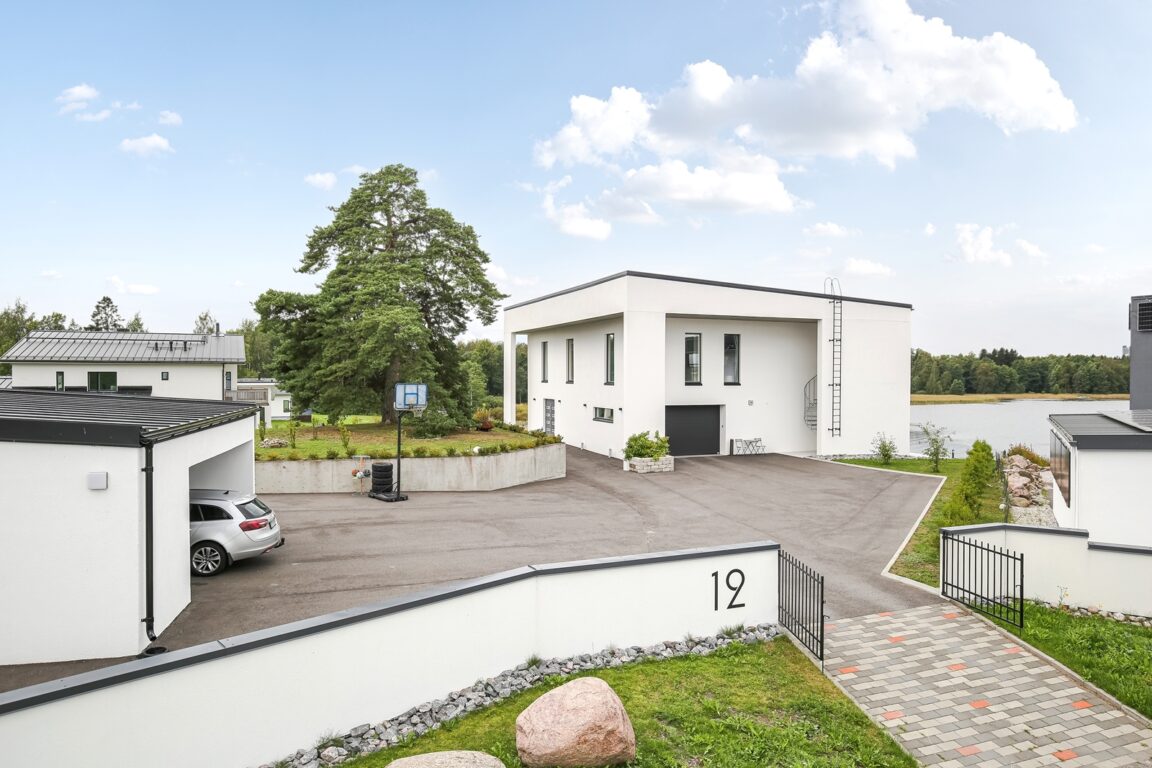 Lasitehtaanniemi 12, Lohja (Kirkniemi)