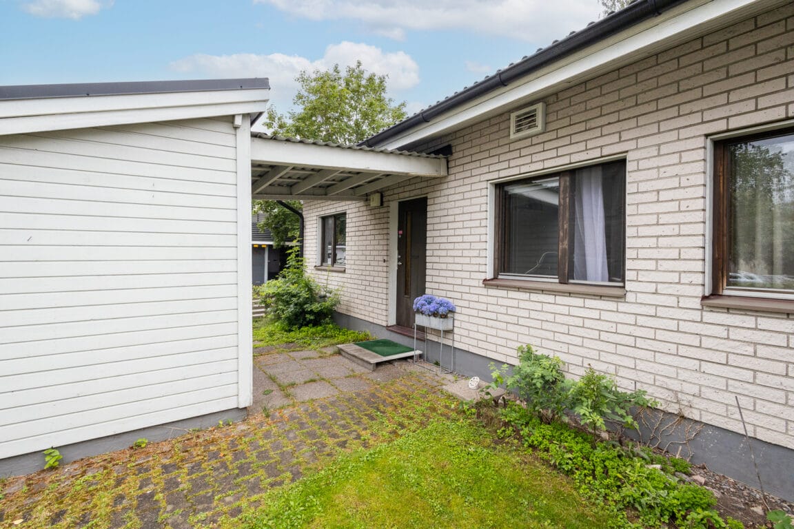 Neilikkatie 16, Vantaa (Tikkurila)