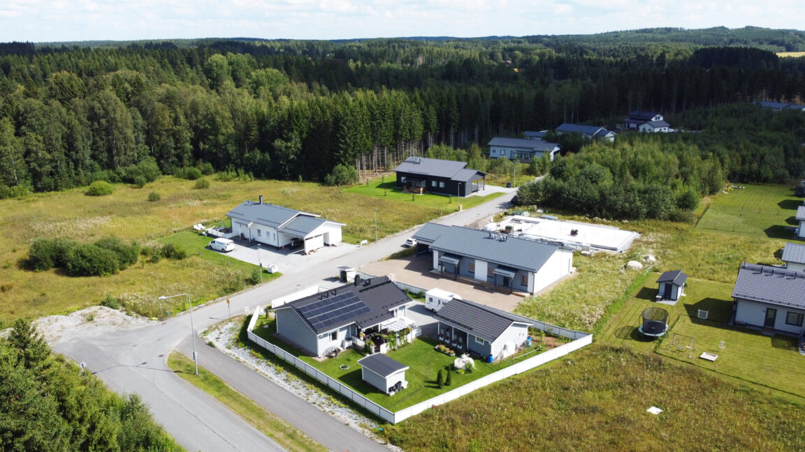 Tampinkatu 2, Harviala (Äikäälä)