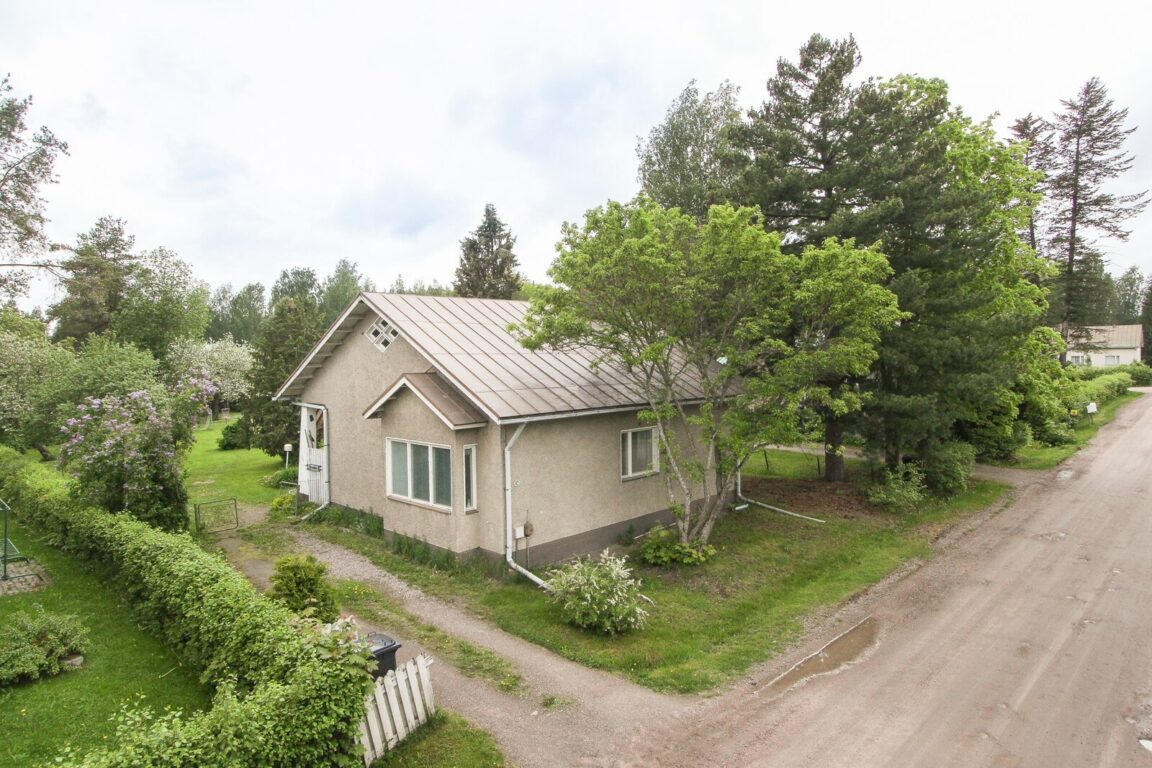 Sipusaarentie 12, Riihimäki (Petsamo)