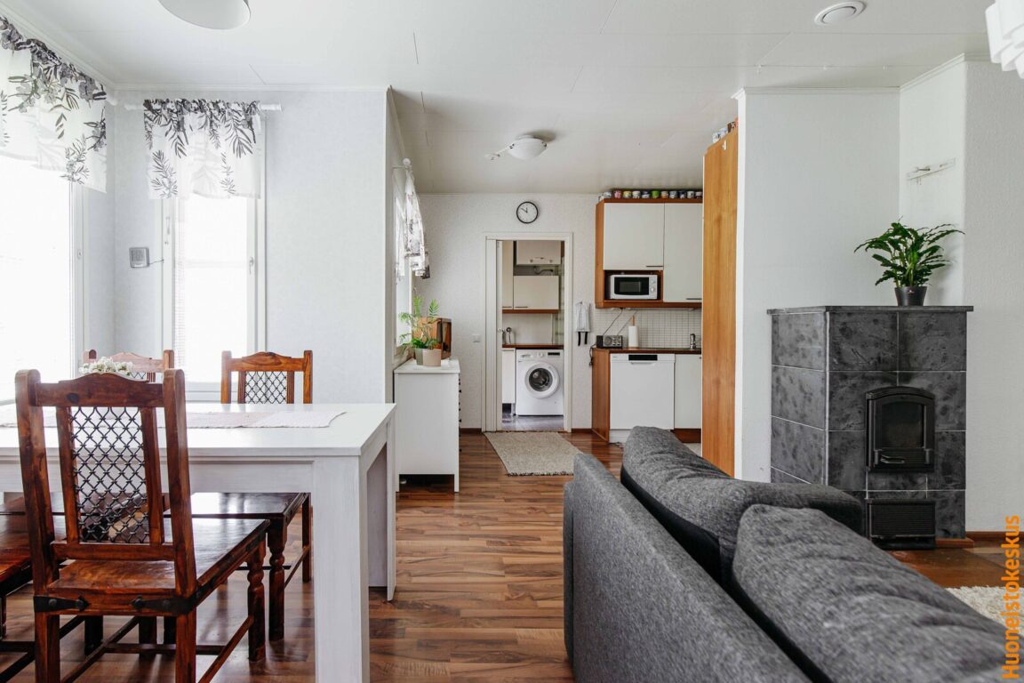 Ossinkatu 9, Hyllykallio (Kertunlaakso)