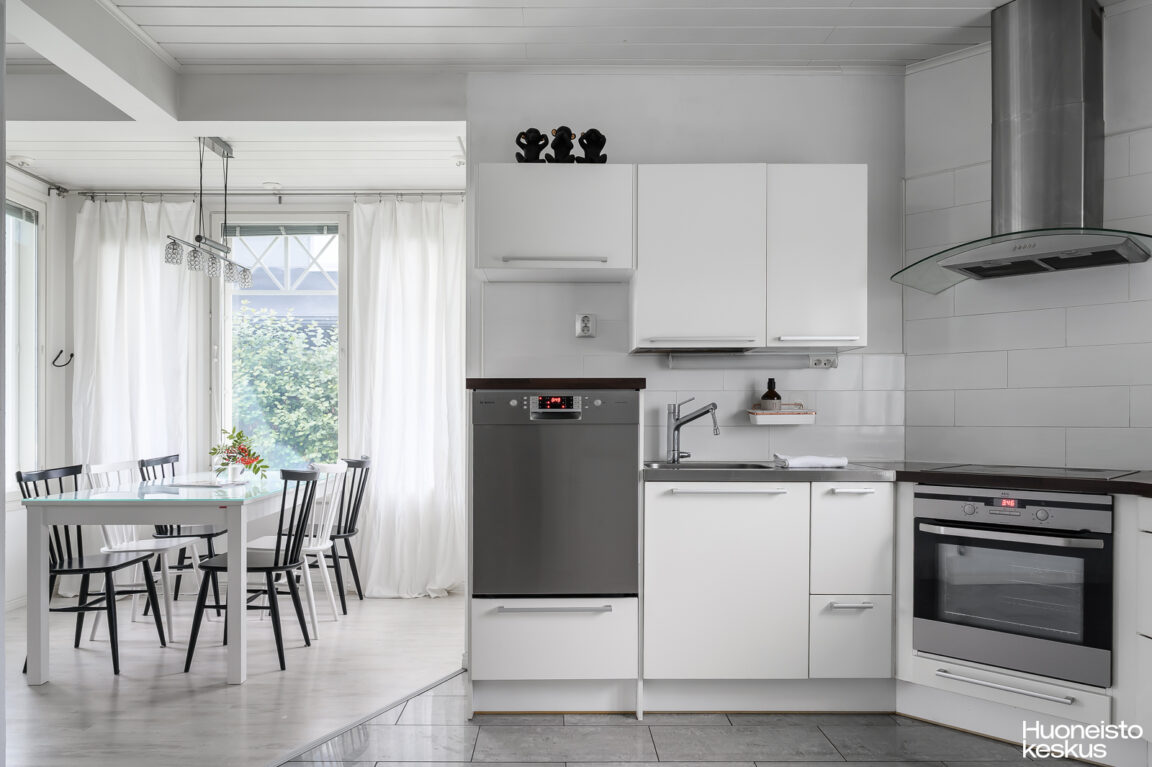 Hirvenloikka 5, Oulu (Aaltokangas, Ritaharju)