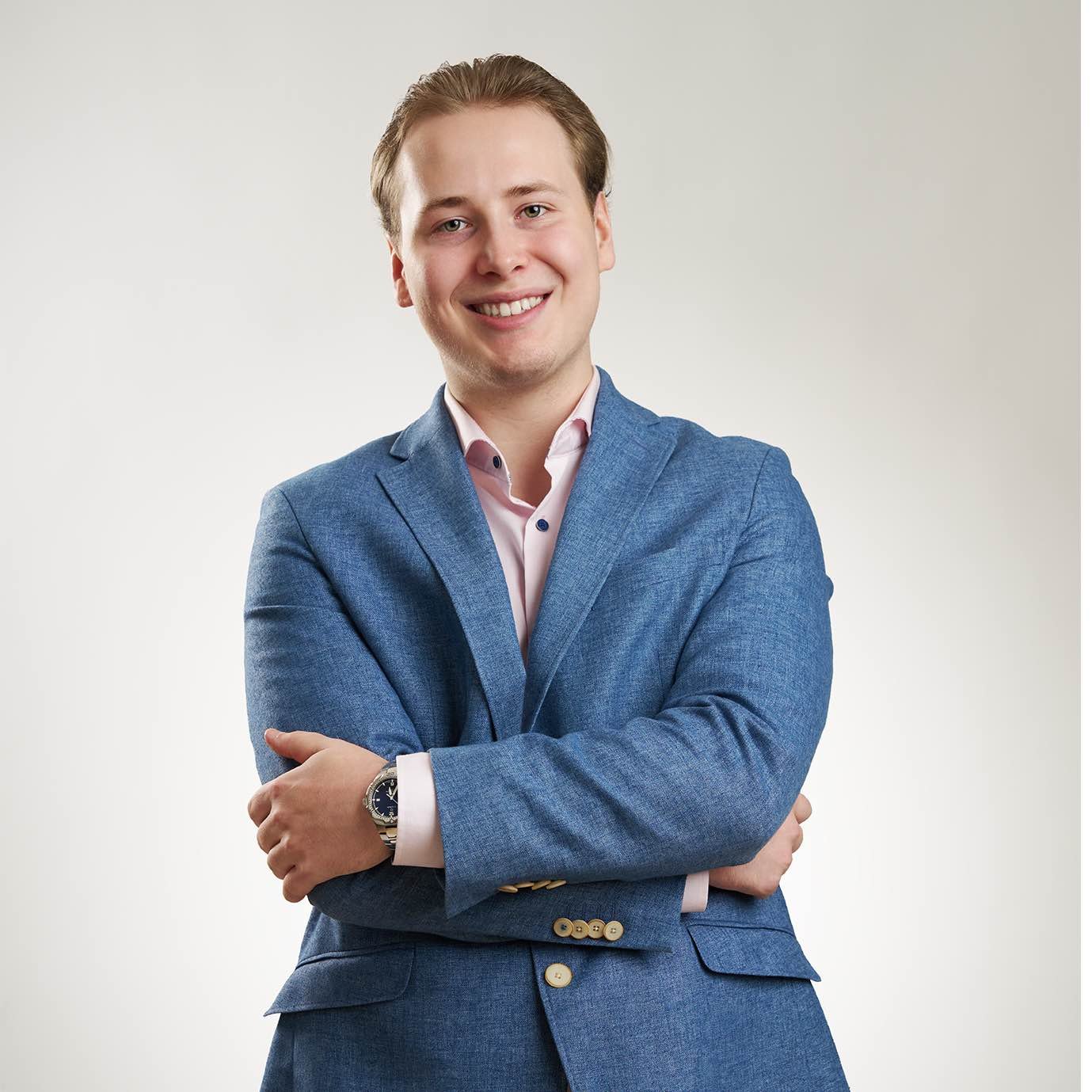 Asuntomyyjä, Myyntineuvottelija Ilari Ikäheimonen