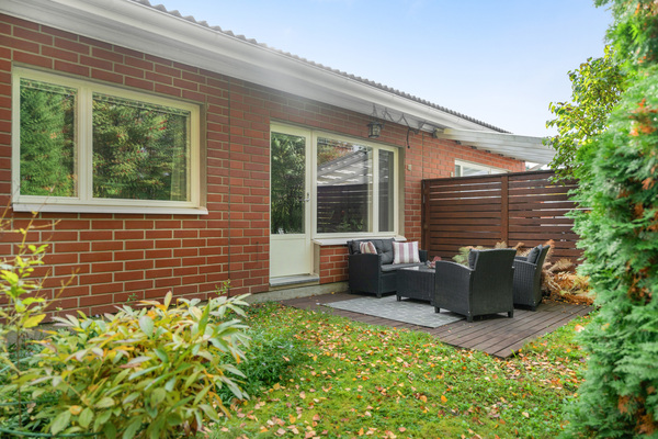 Pohjolantie 3, Ylöjärvi (Vuorentausta)